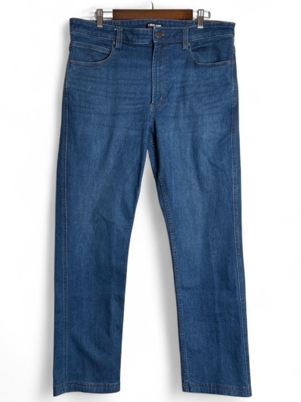 Kirkland Signature Straight-Leg Jeans in Medium Blue Wash 36x32
